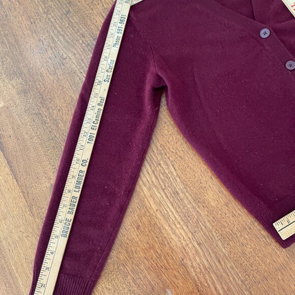 Holiday Red 100% cashmere cardigan sweater - Picture 6 of 9